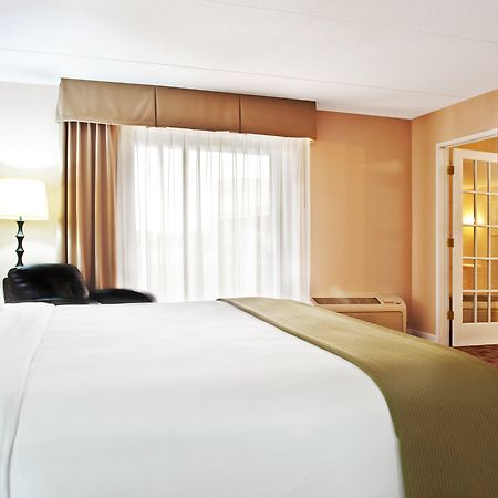 Holiday Inn Express Schaumburg-Rolling Meadows By Ihg Экстерьер фото
